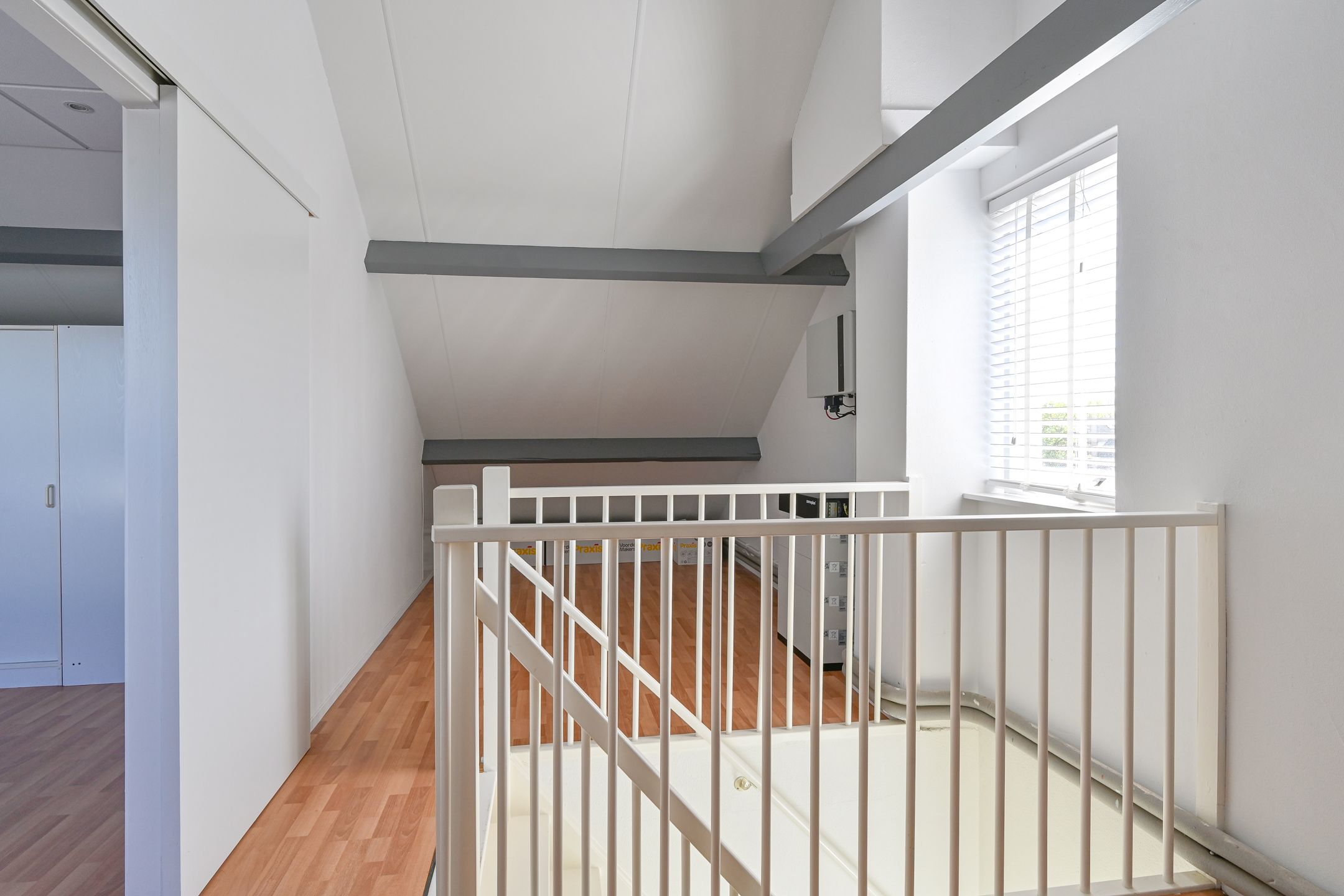 Foto 48 van Purperreiger 10