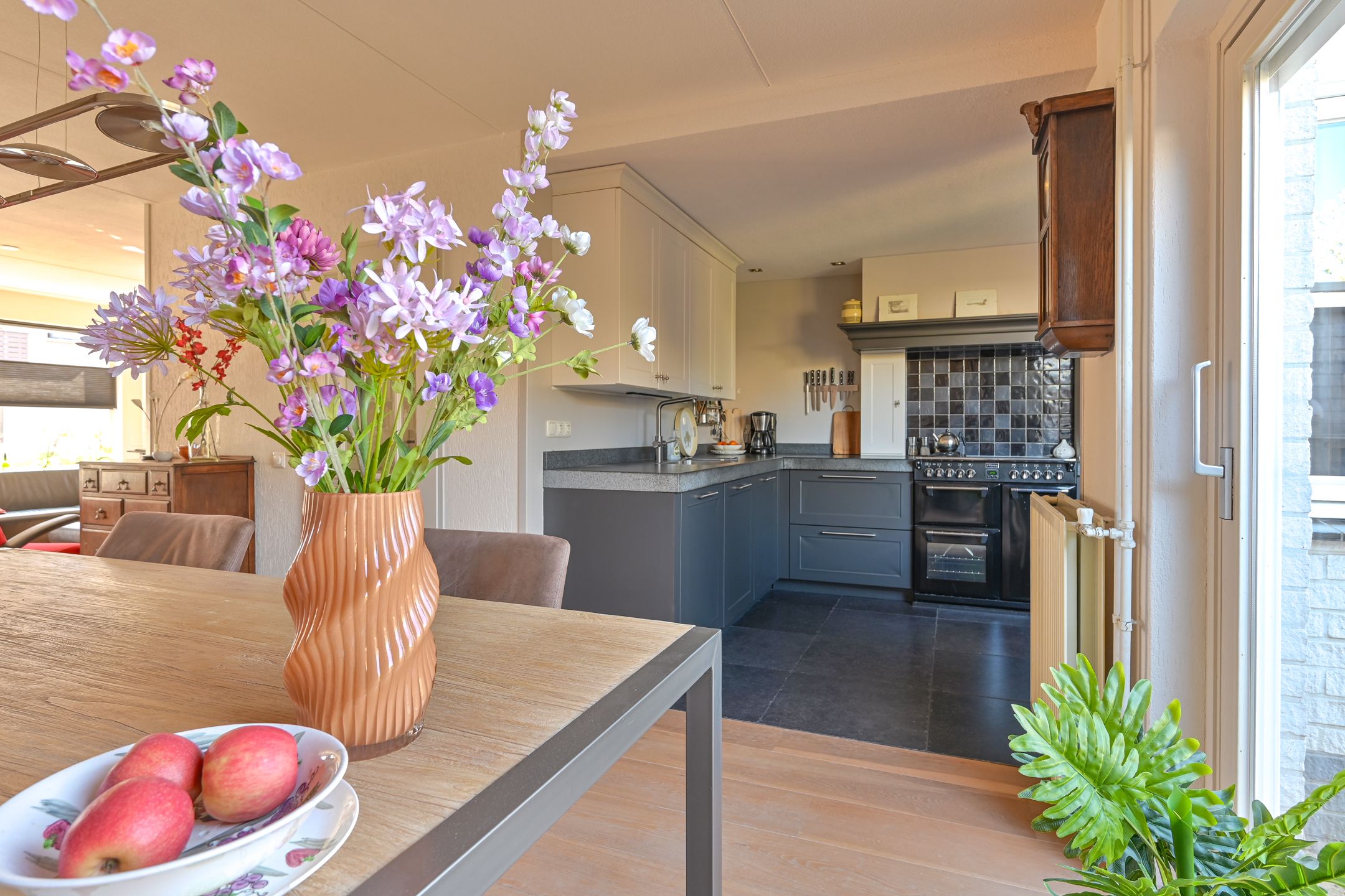 Foto 3 van Purperreiger 10