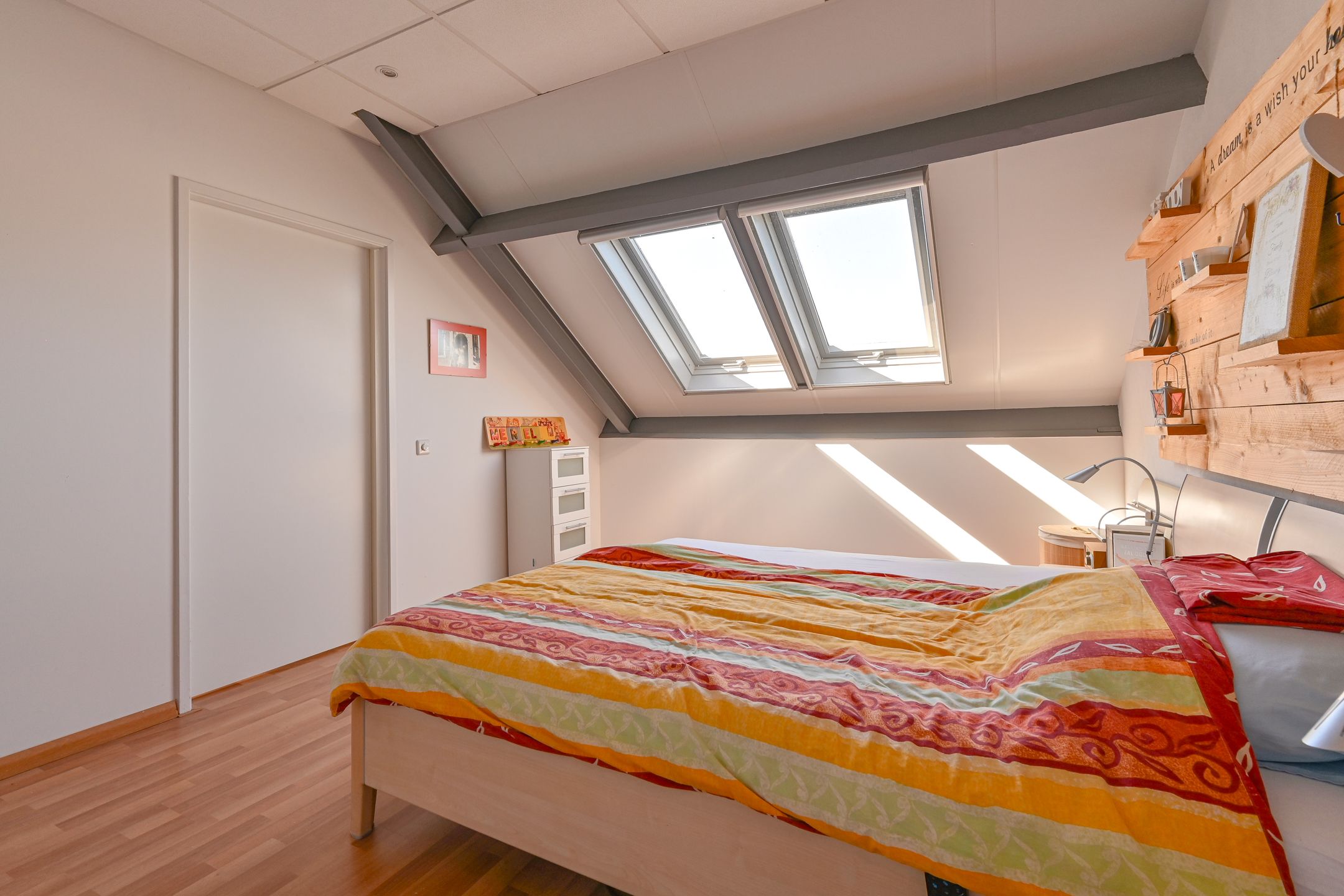 Foto 51 van Purperreiger 10