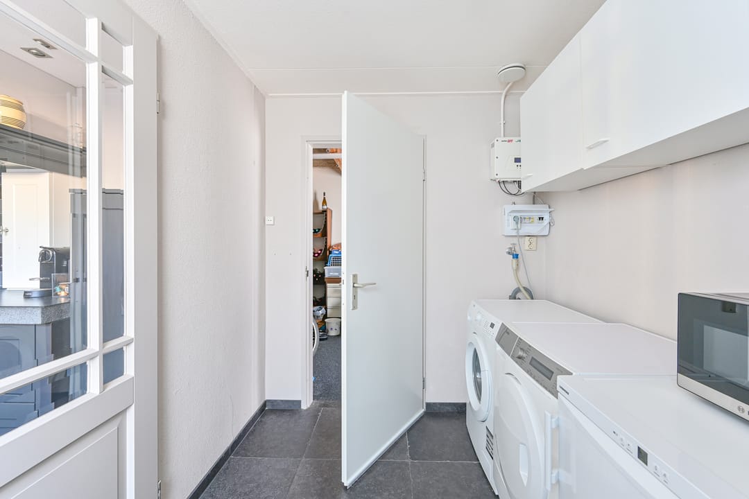 Foto 28 van Purperreiger 10