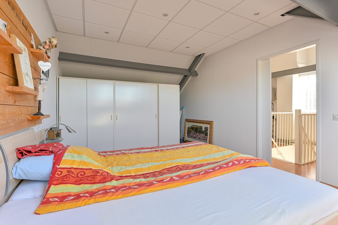 Foto 53 van Purperreiger 10