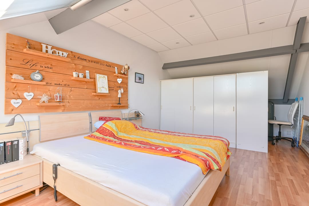 Foto 52 van Purperreiger 10