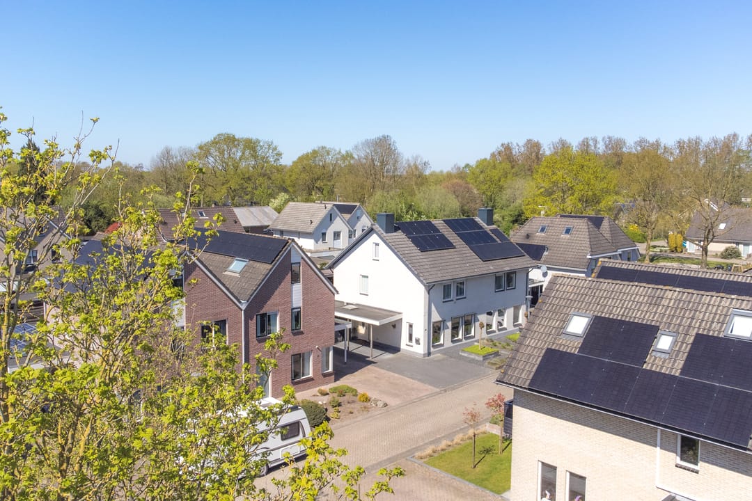 Foto 68 van Purperreiger 10