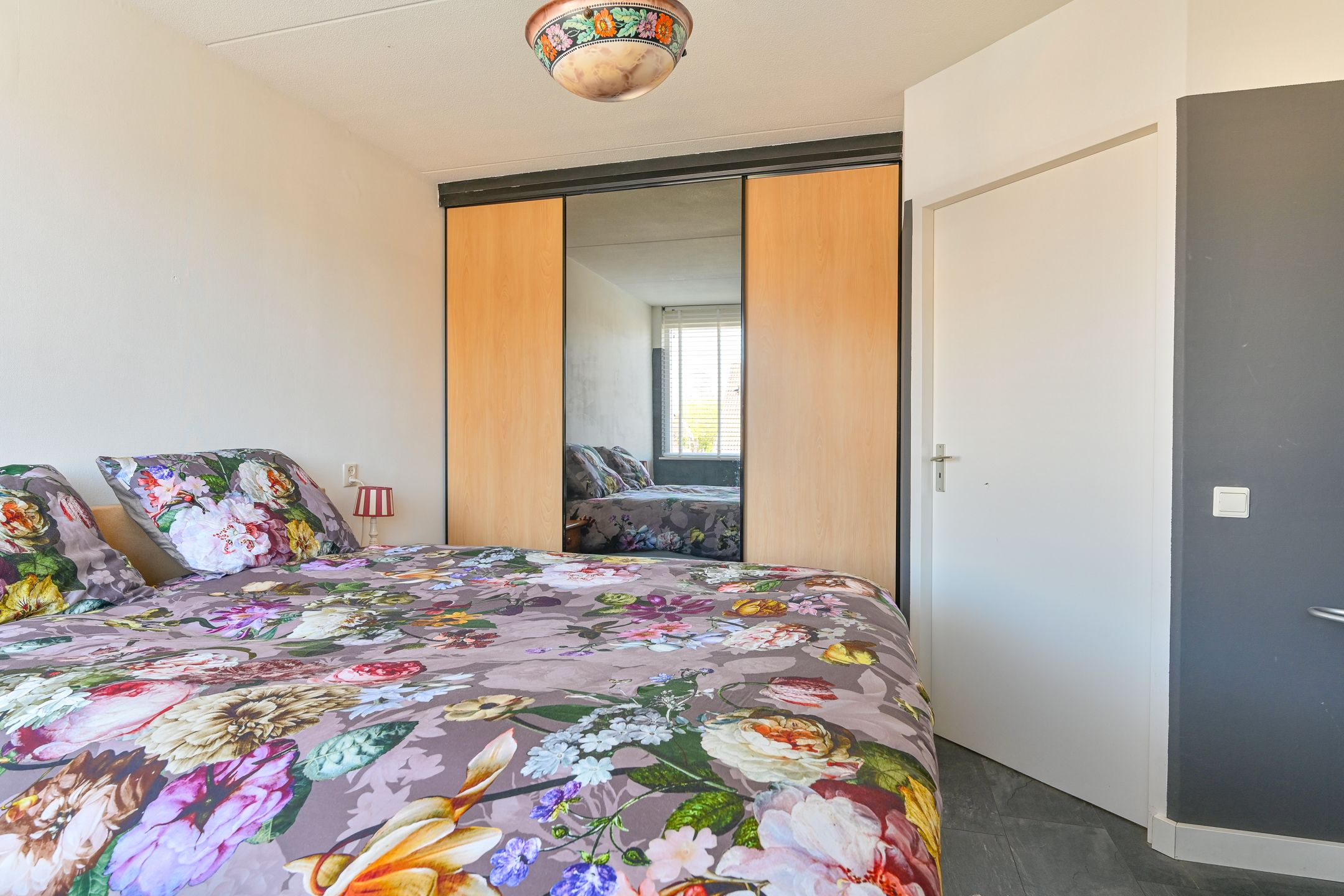 Foto 33 van Purperreiger 10