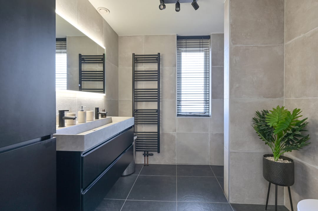 Foto 2 van Purperreiger 10