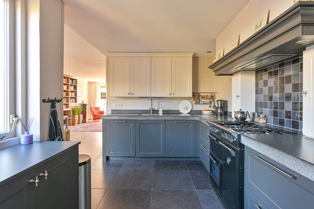 Foto 23 van Purperreiger 10