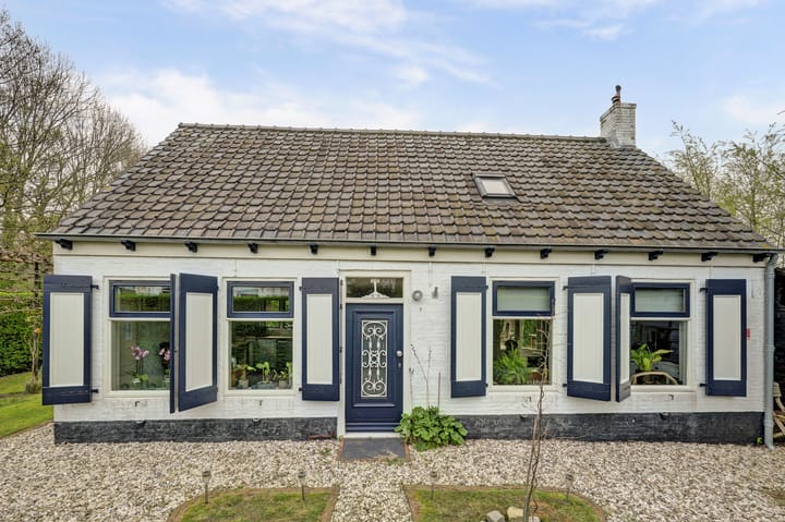 Photo 4 of Hellewoudstraat 3