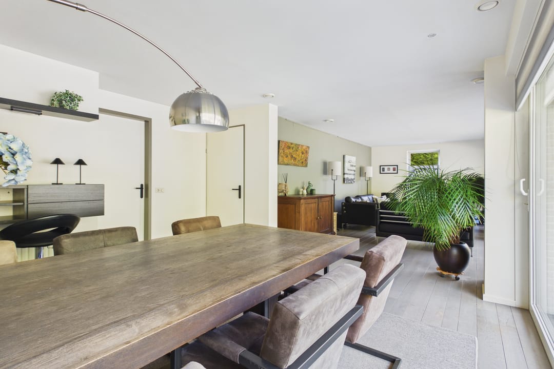 Foto 13 van van Riebeecklaan 5