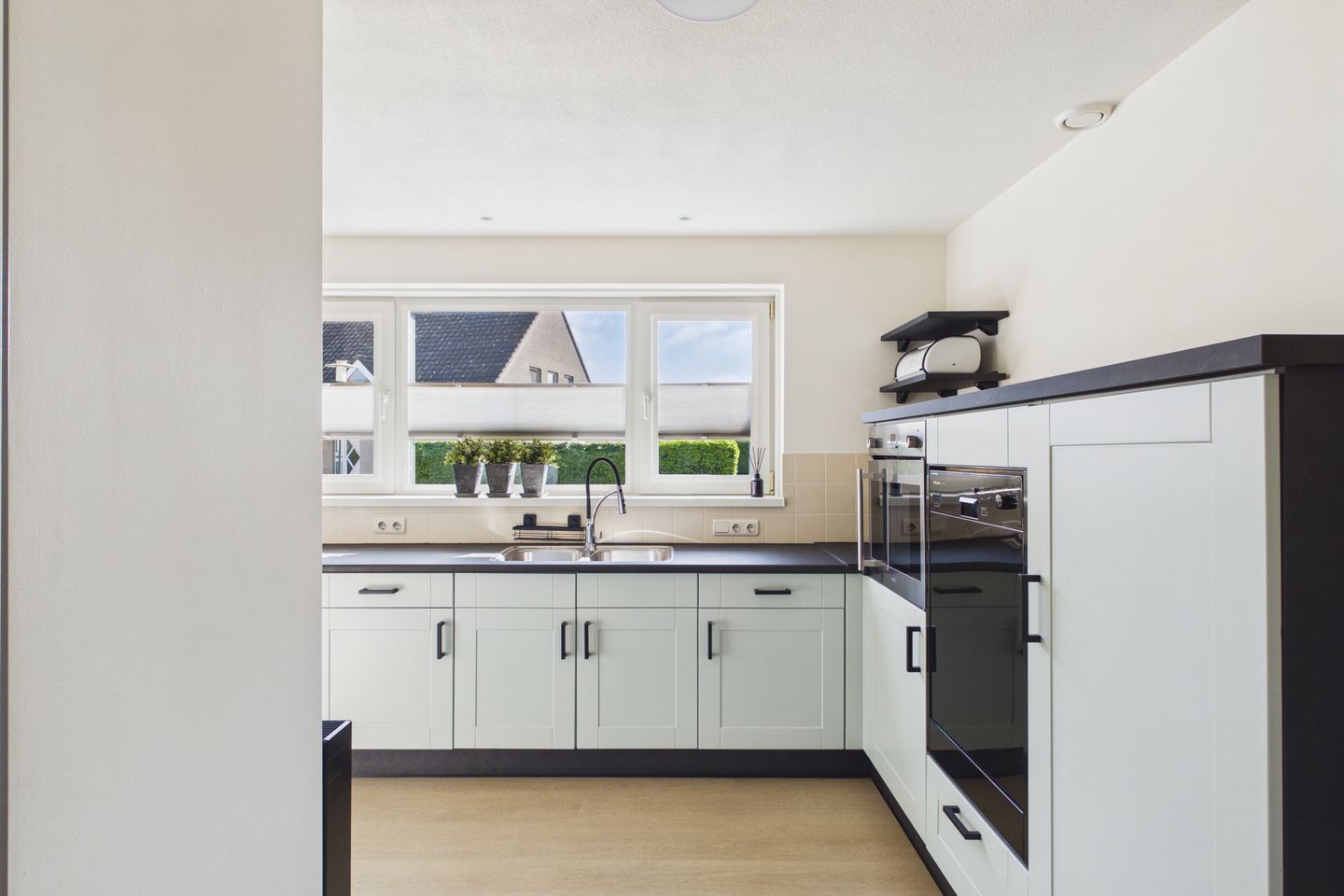 Foto 19 van van Riebeecklaan 5