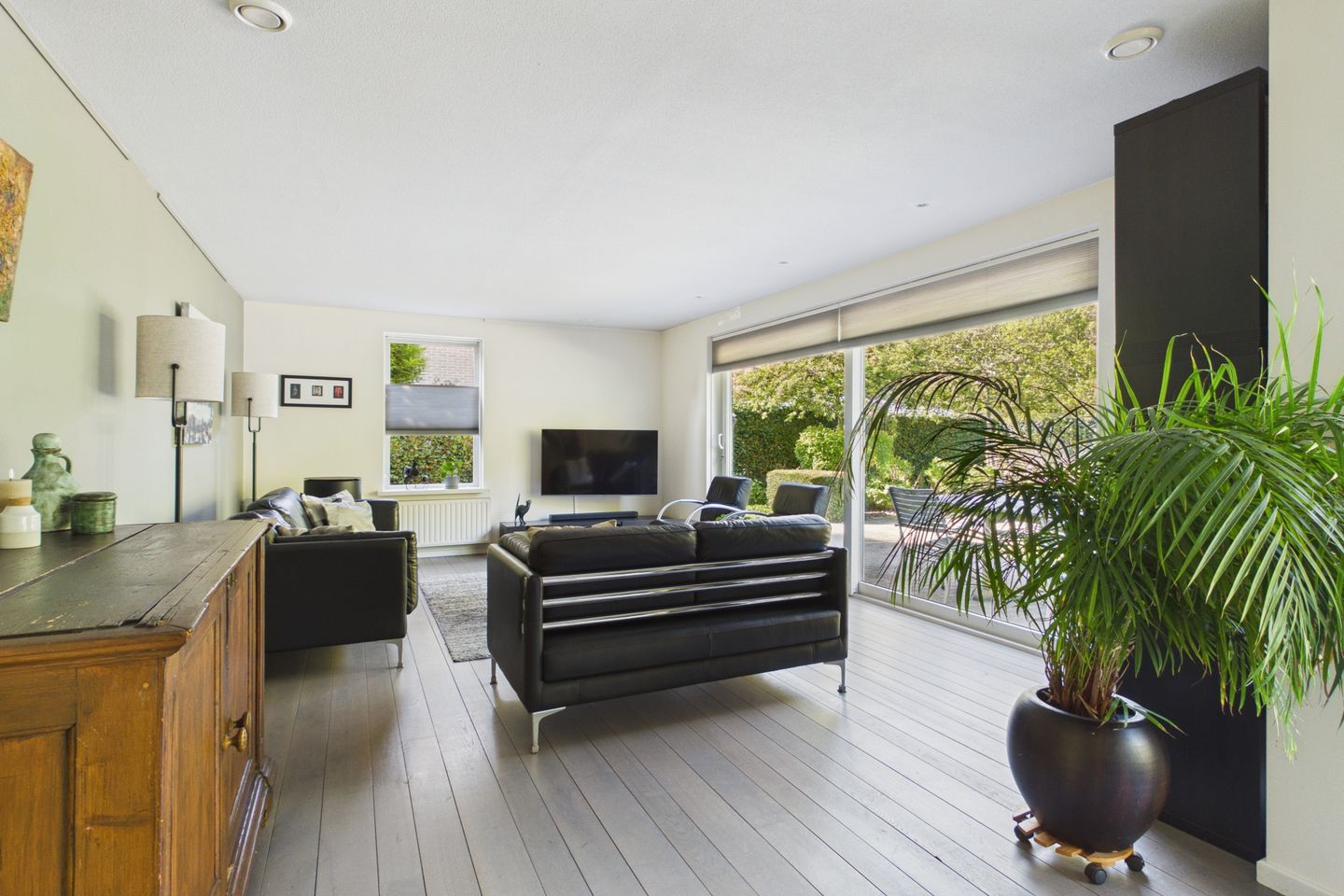 Foto 14 van van Riebeecklaan 5