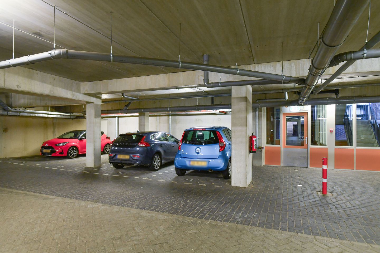 Foto 34 van Cornelis Outshoornplaats 44