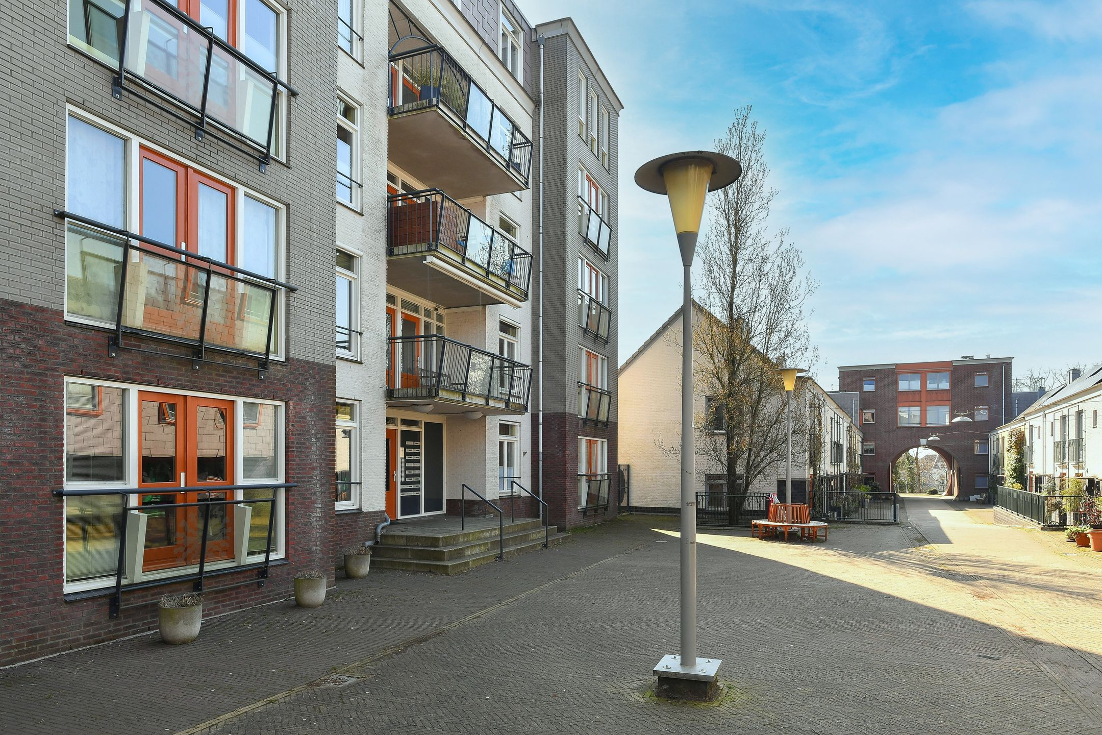 Foto 36 van Cornelis Outshoornplaats 44