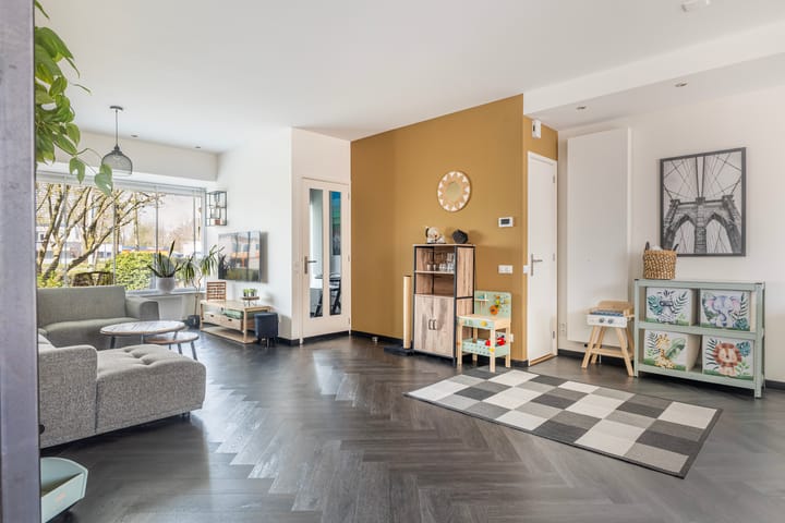 Foto 2 van Mr. P.J. Troelstraweg 182