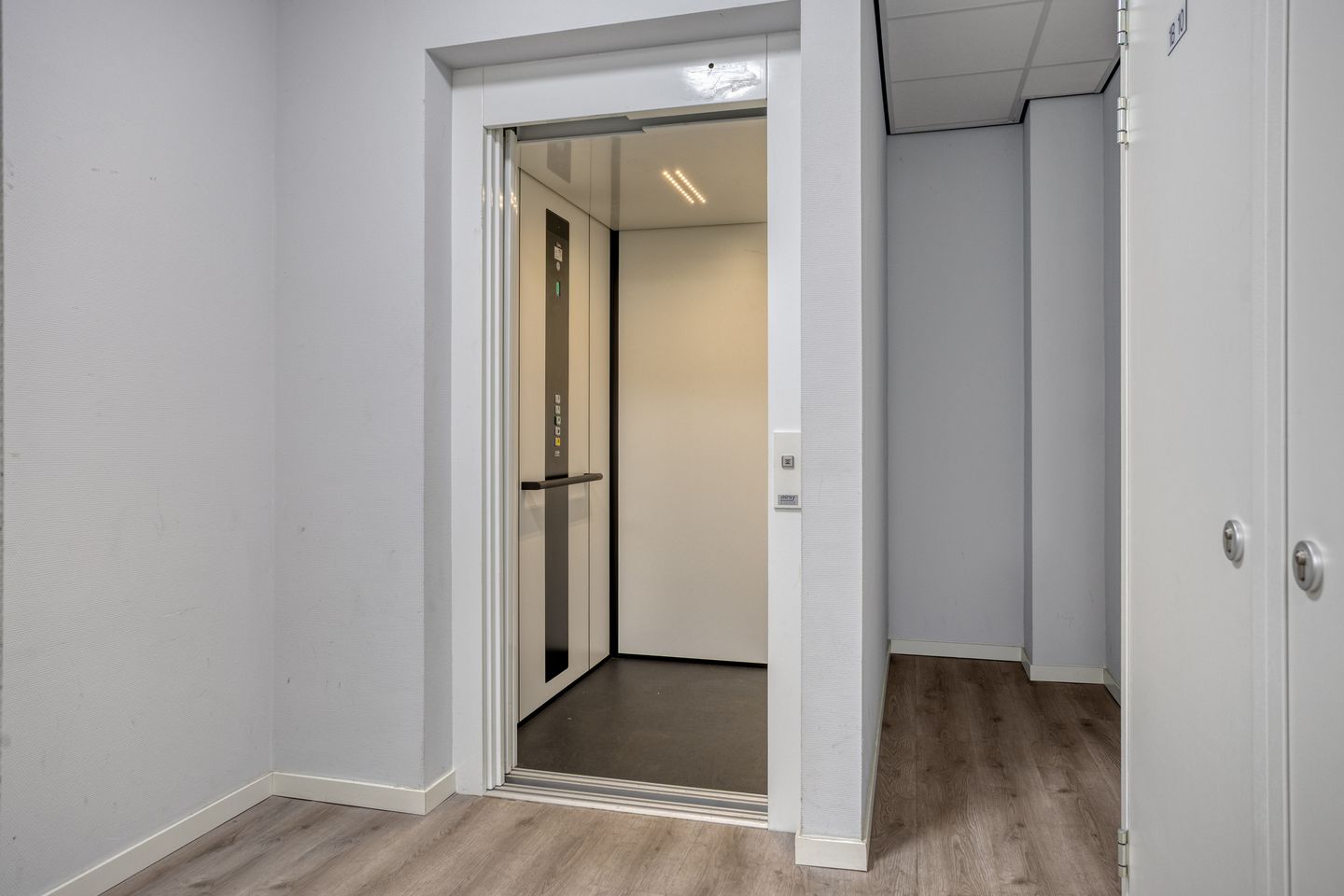 Foto 5 van Dam 1-B07