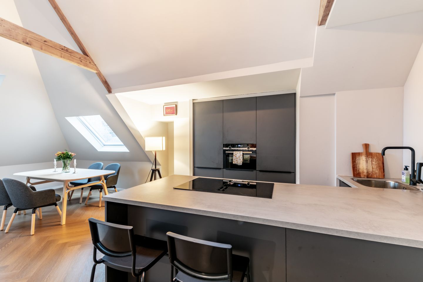 Photo 10 of Westzeedijk 72-B03