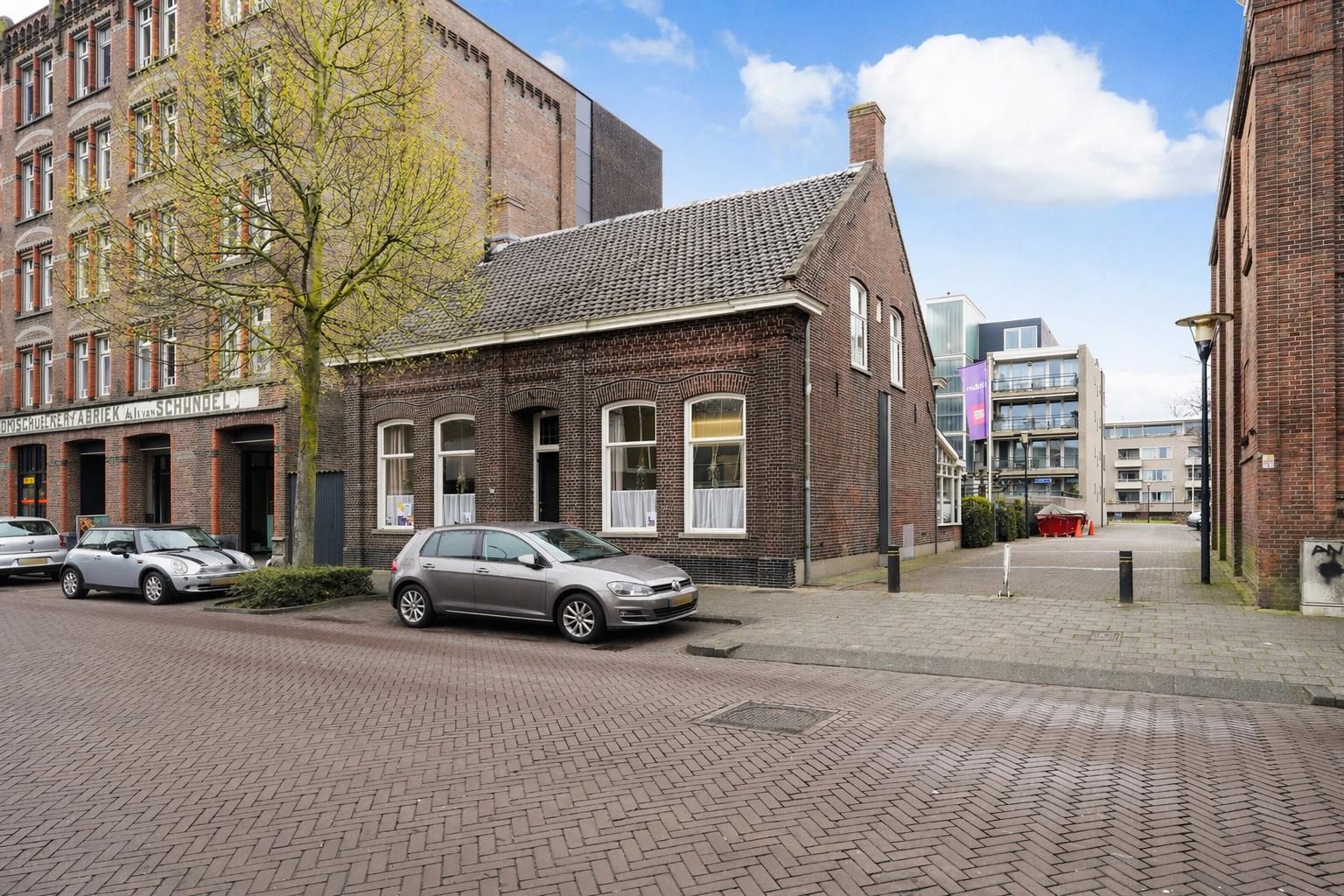 Photo 39 of Stationsstraat 117