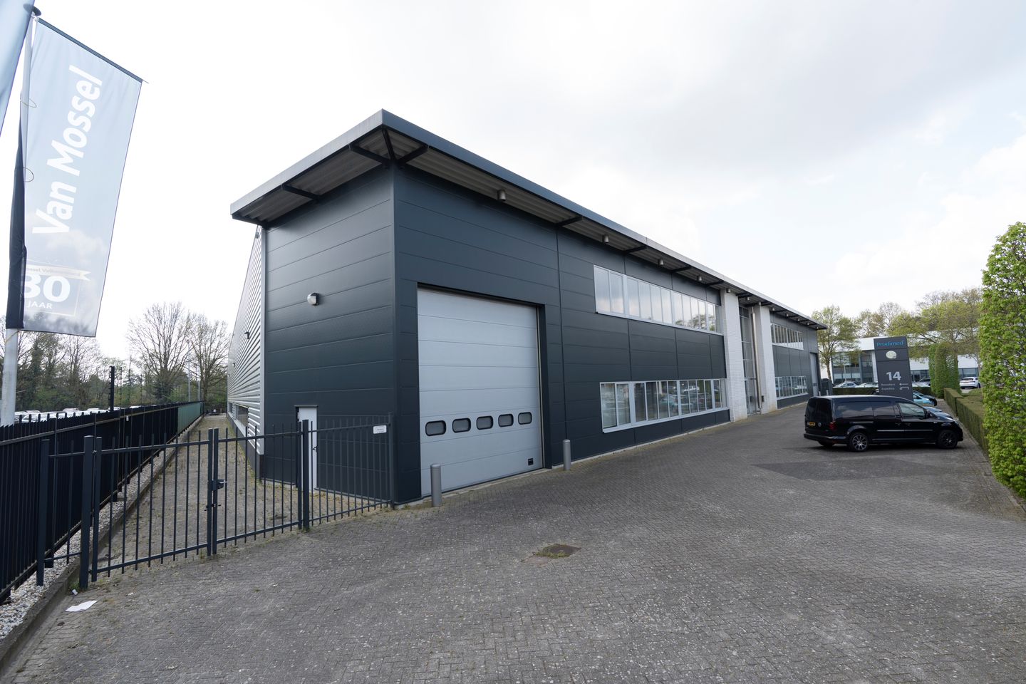 View photo 5 of Dragonder 14