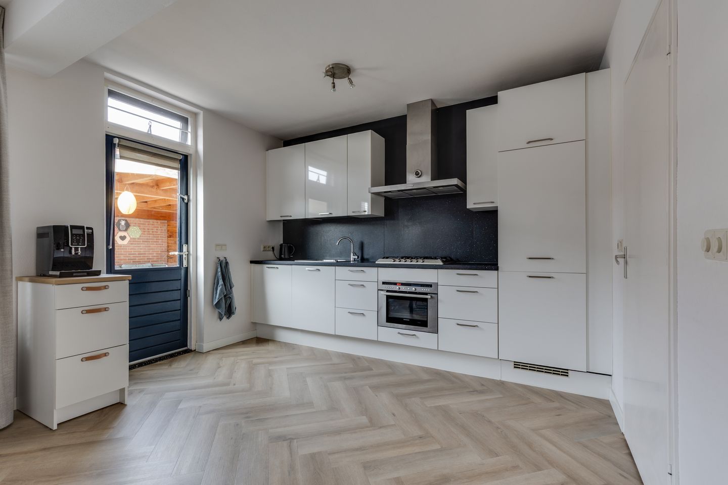 Foto 19 van Trompstraat 9