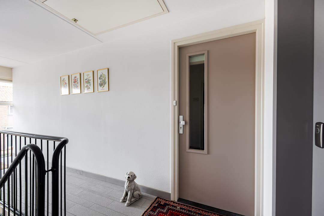 Photo 8 of Voorstraat 54-D