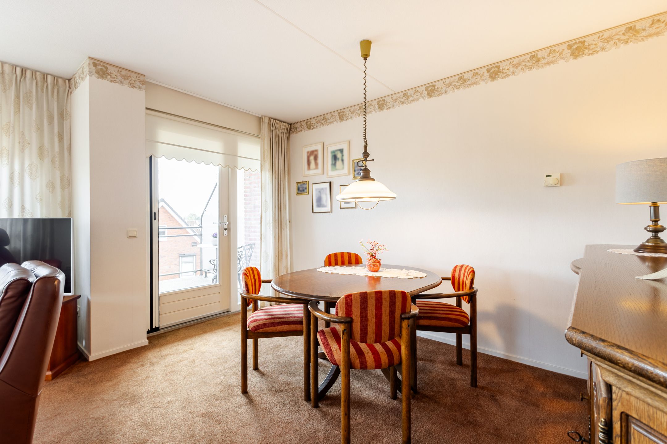 Photo 15 of Voorstraat 54-D