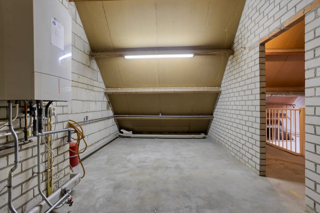Photo 32 of Hendrik Luytenstraat 5