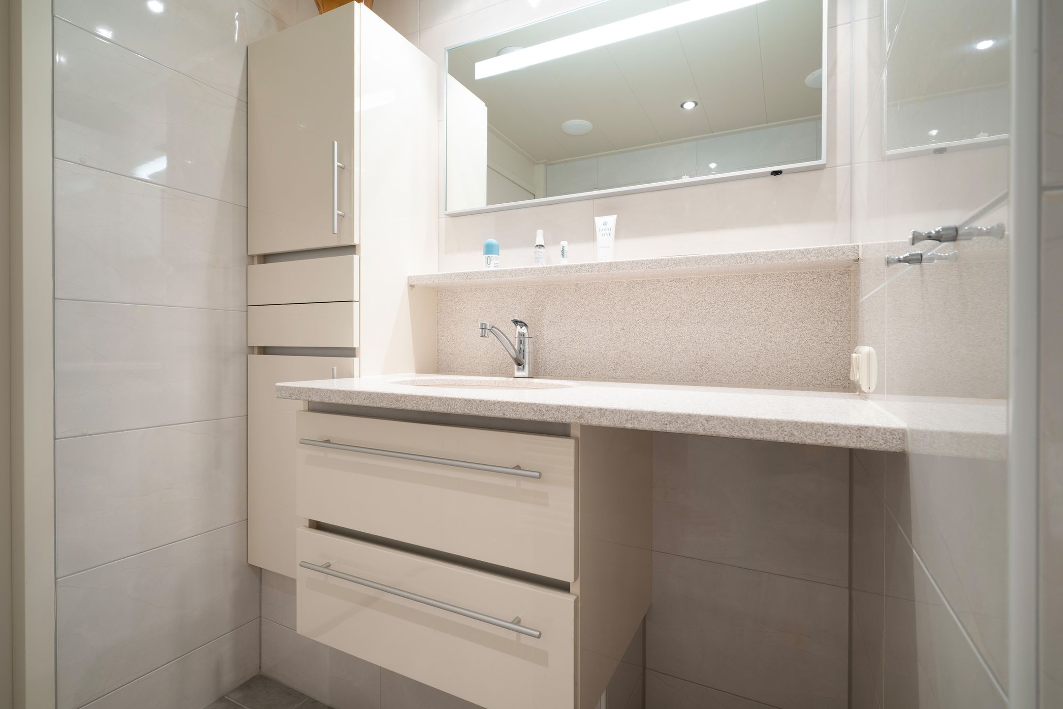 Photo 42 of Mathildastraat 7-T