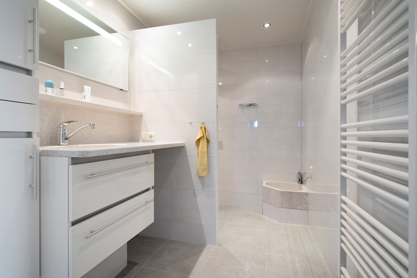 Photo 4 of Mathildastraat 7-T