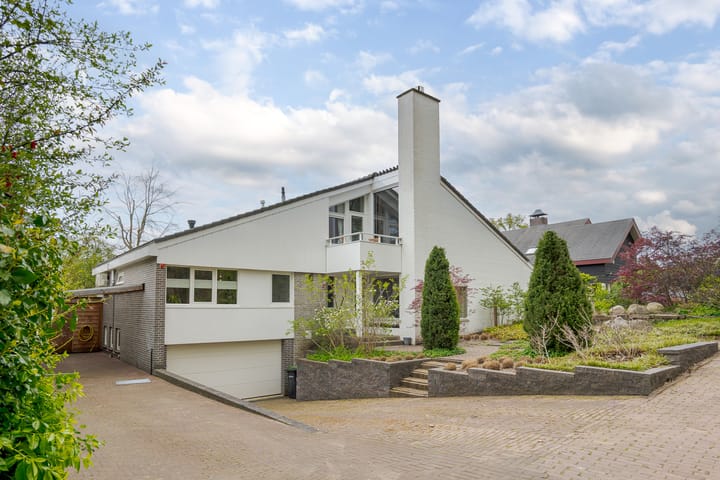 Berg en Bos 32 main image