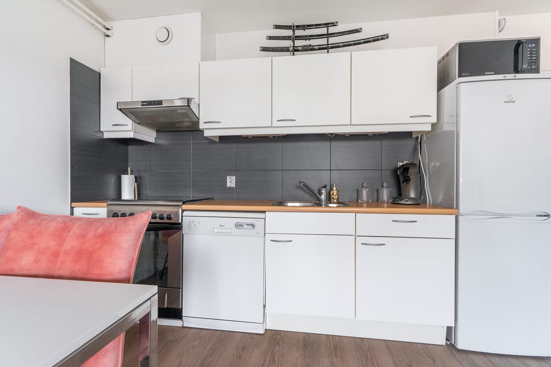 Spacious Upper Floor Apartment with Balcony in Green Residential Area of Wijchen — 16