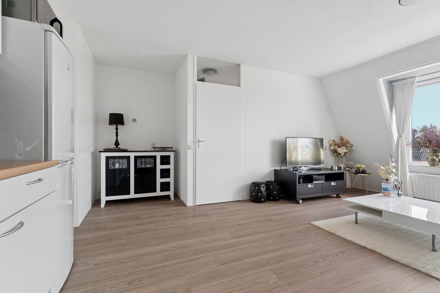 Spacious Upper Floor Apartment with Balcony in Green Residential Area of Wijchen — 19