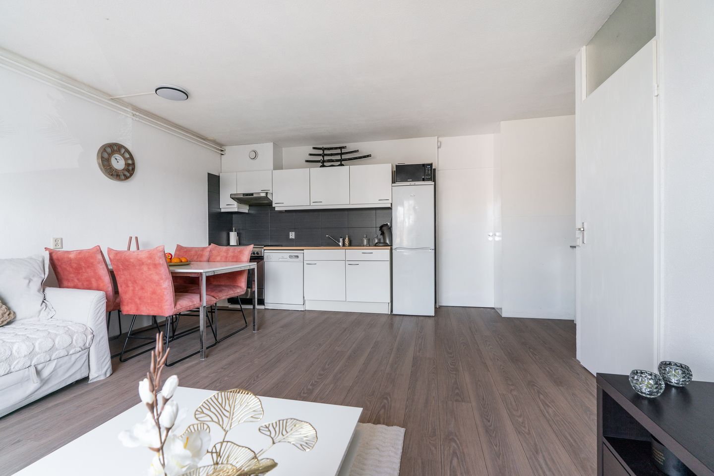 Spacious Upper Floor Apartment with Balcony in Green Residential Area of Wijchen — 14