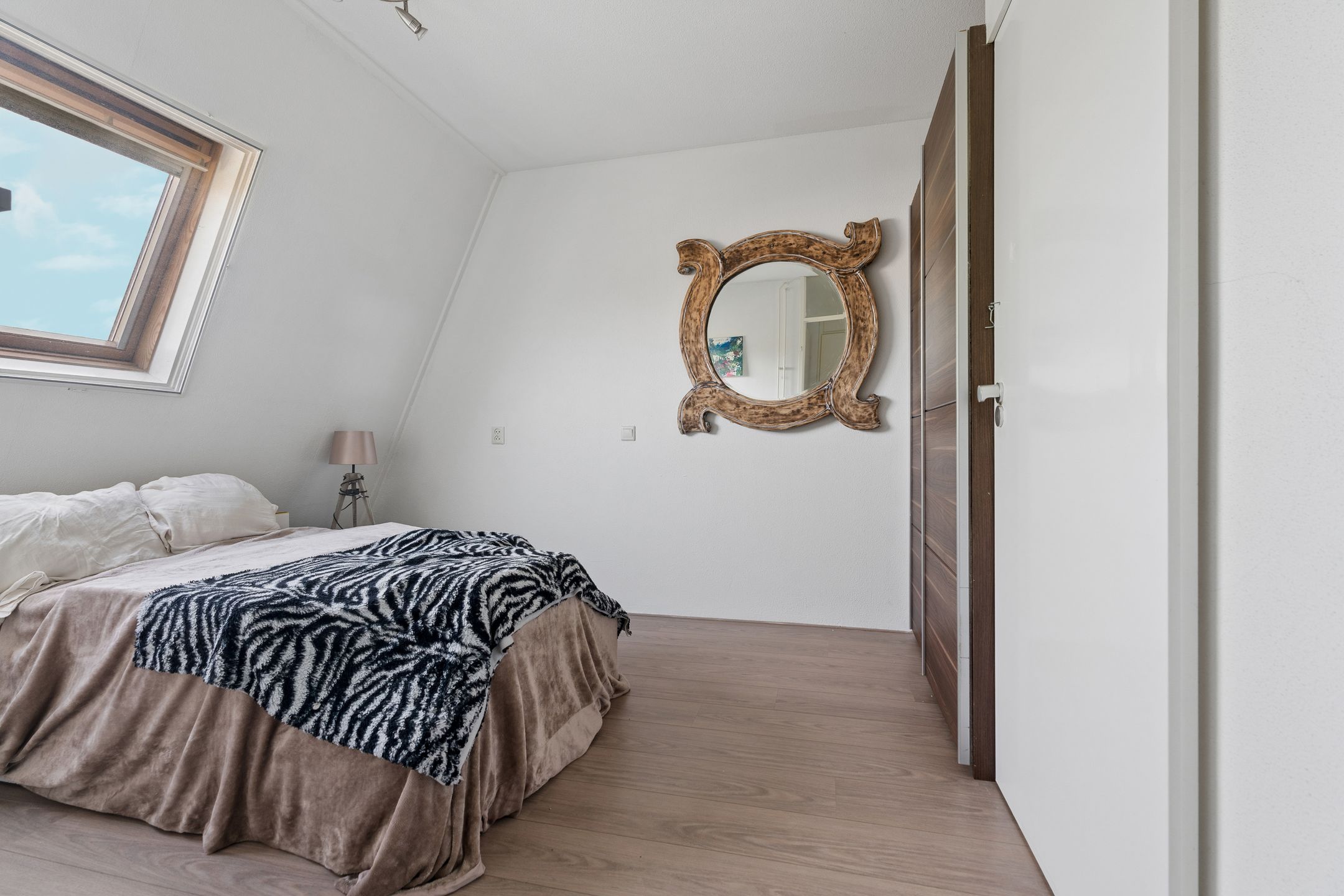 Spacious Upper Floor Apartment with Balcony in Green Residential Area of Wijchen — 24