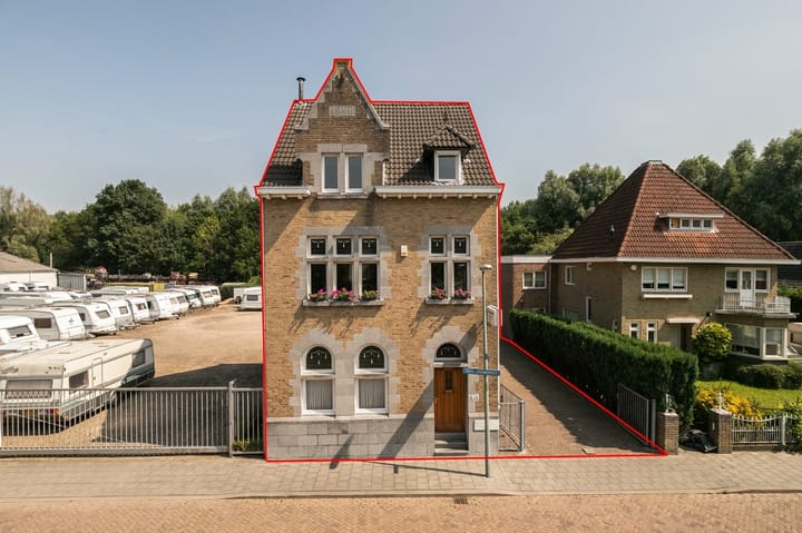 Burg. Slanghenstraat 11