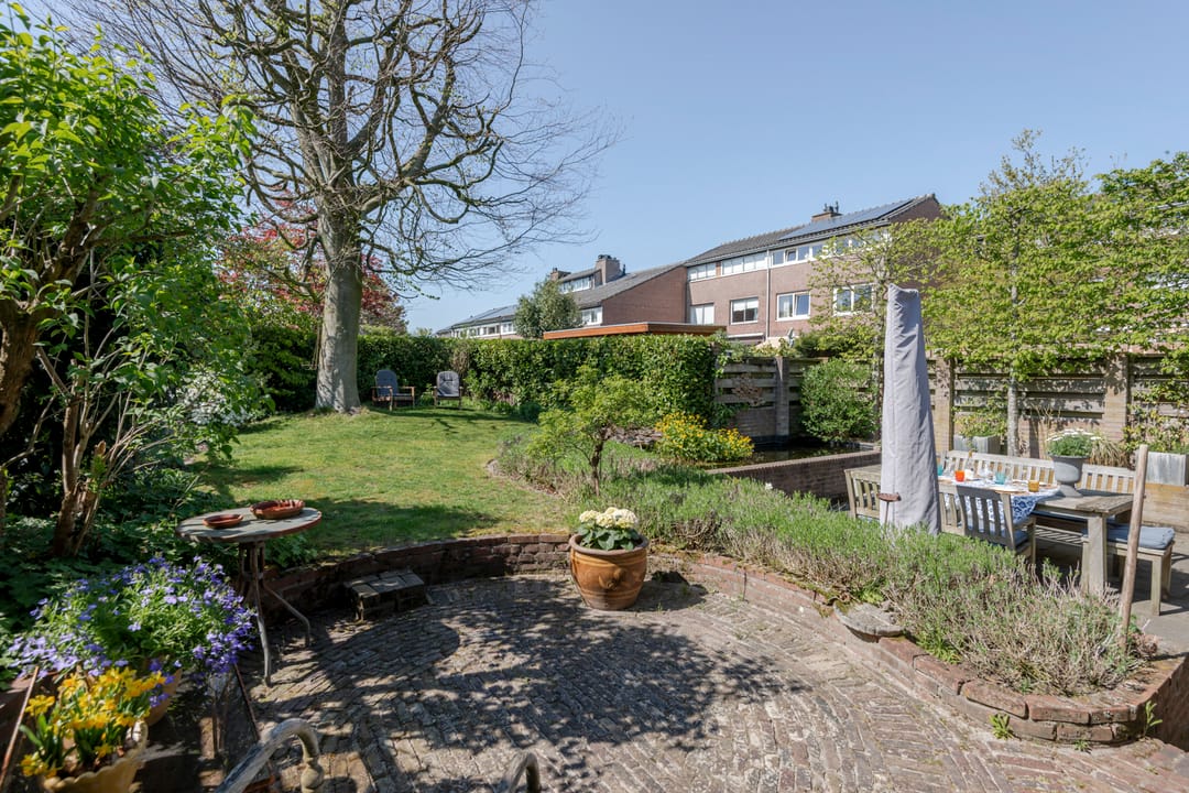 Photo 46 of Bijenmeent 109