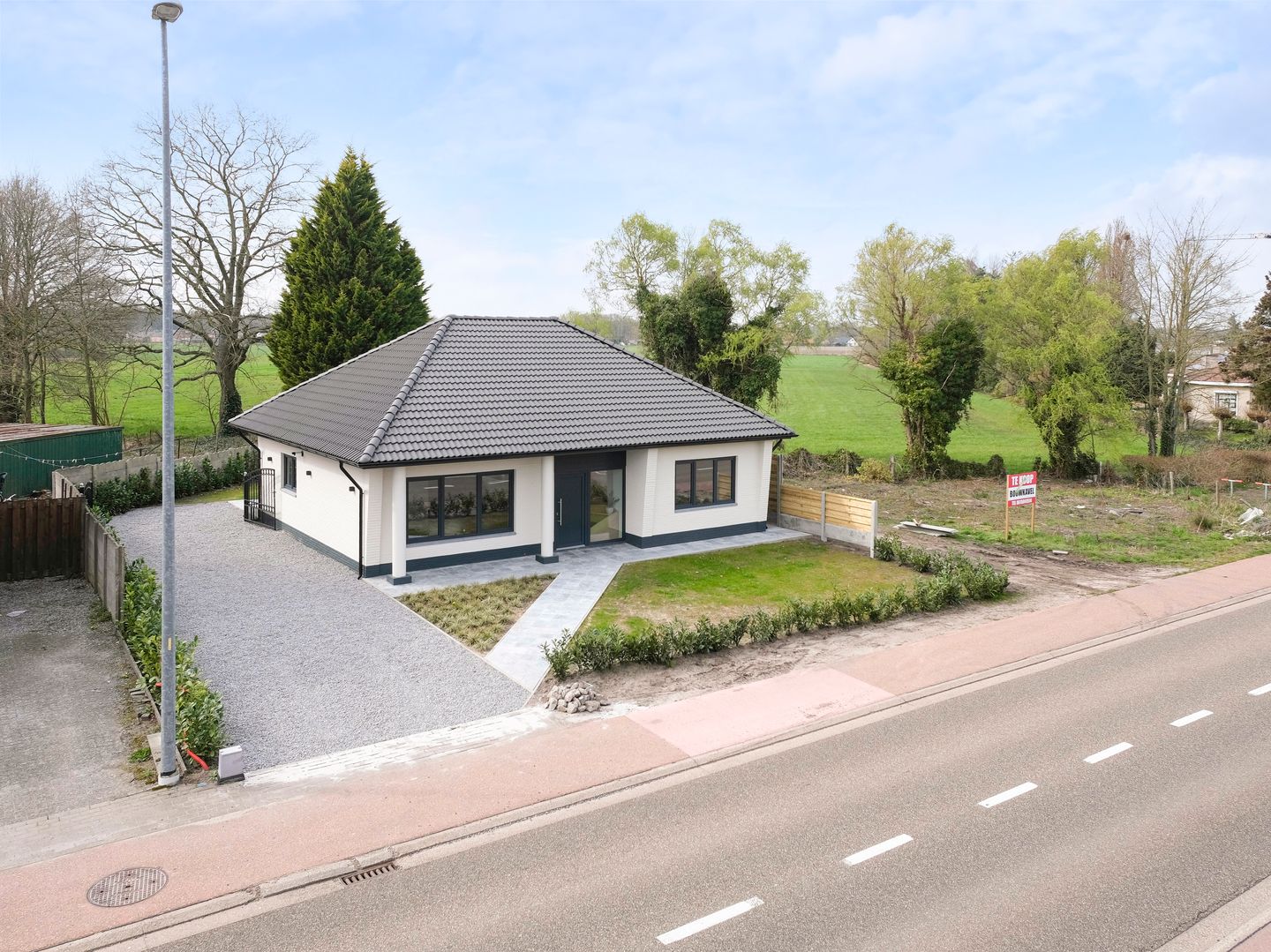 Fully renovated detached house with A energy label near Dutch border — 14