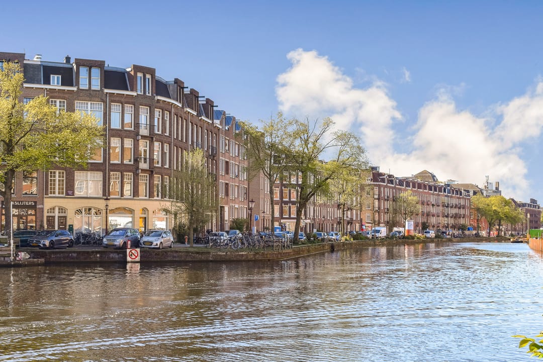 Renovated 3-Room Apartment with Water Views and Sunny West-Facing Balcony in De Baarsjes — 23