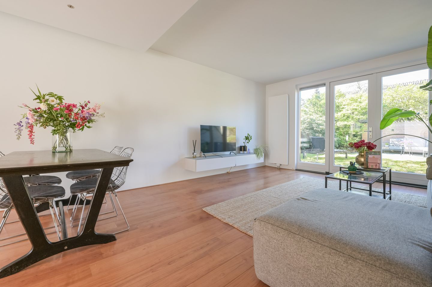 Photo 4 of Van der Weydenstraat 17