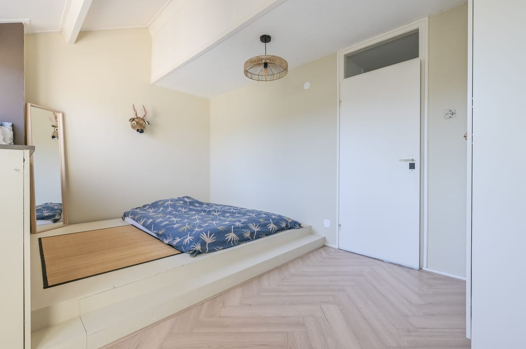 Photo 13 of Van der Weydenstraat 17