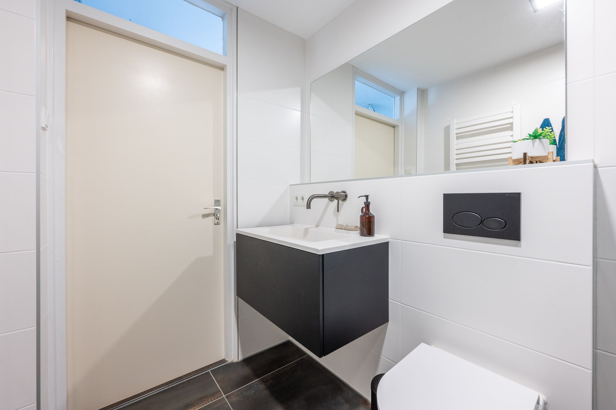 Photo 15 of Van der Weydenstraat 17