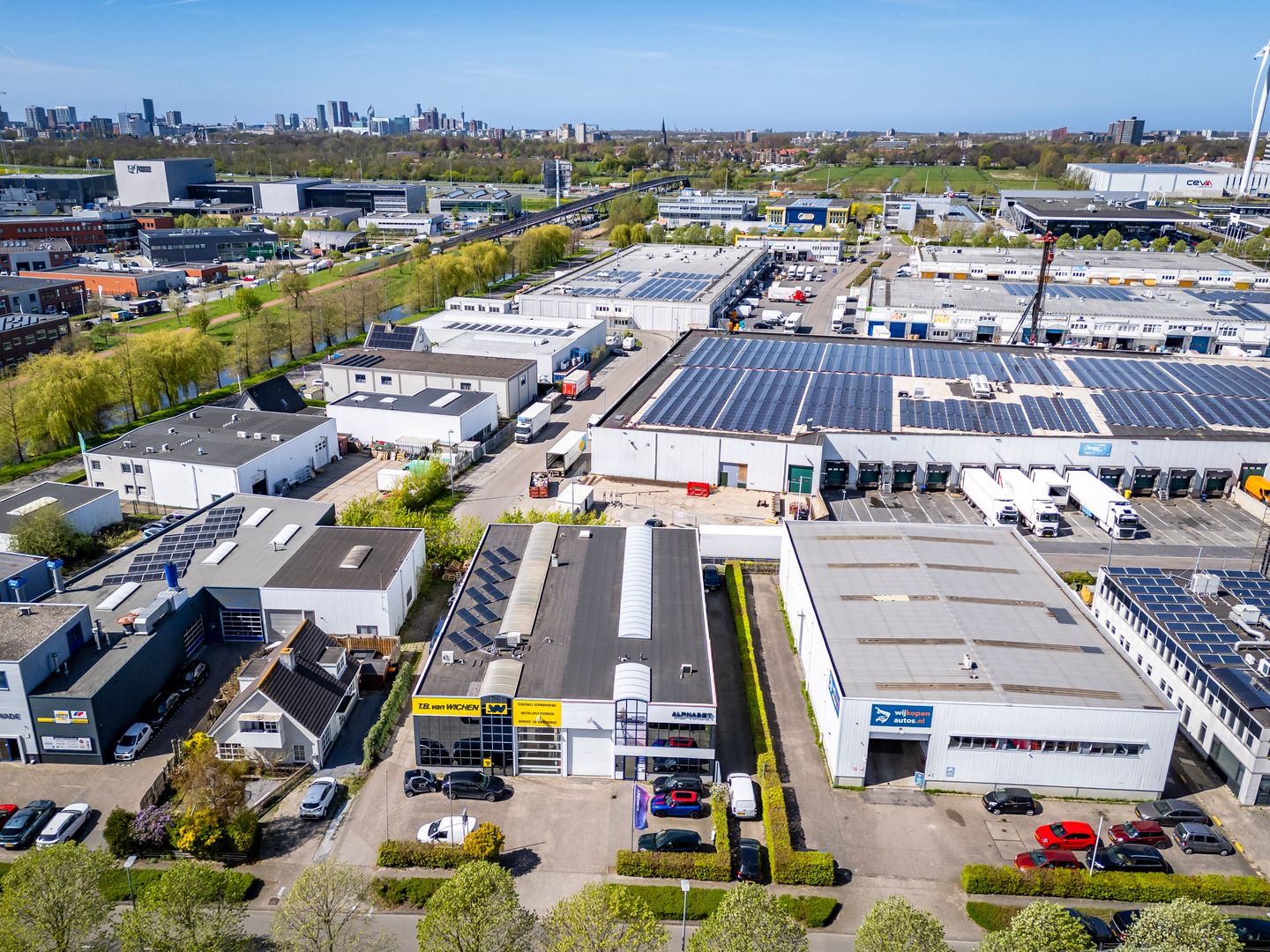 View photo 4 of Tiber 66