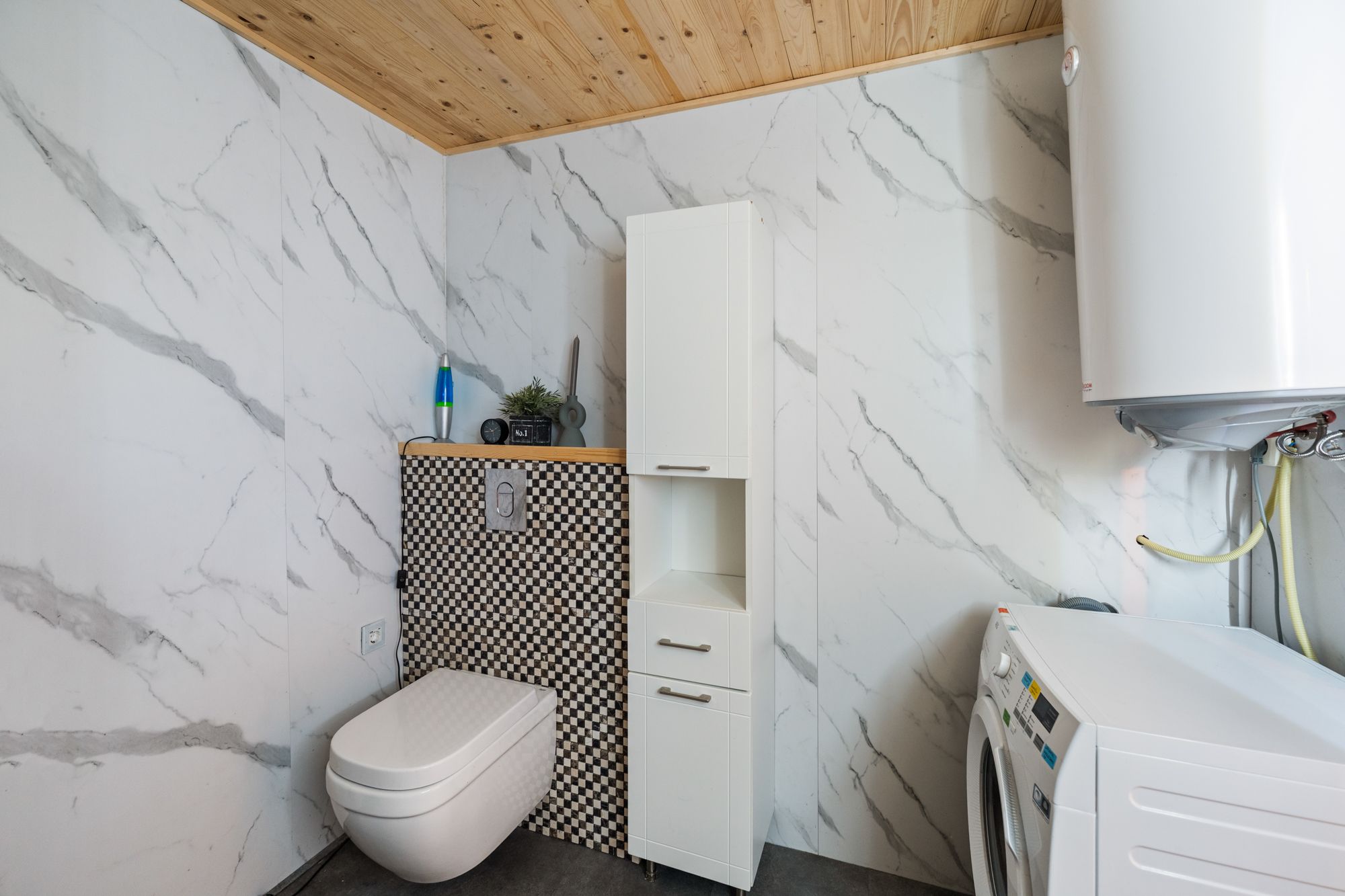 Photo 60 of Donaustraat 19