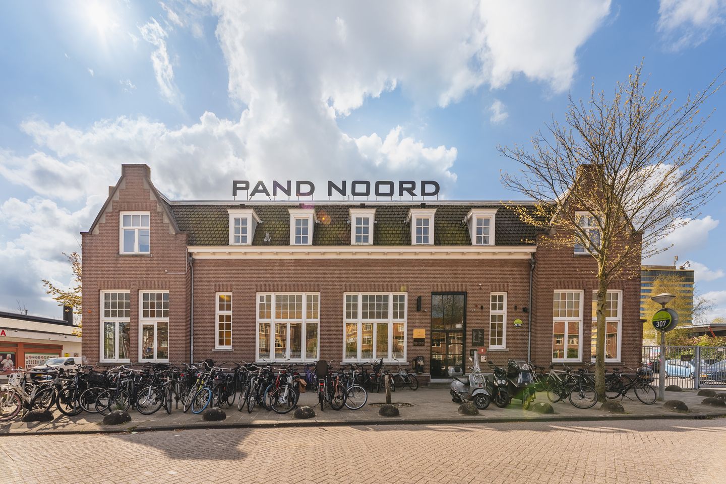 Bekijk foto 1 van Meeuwenlaan 98