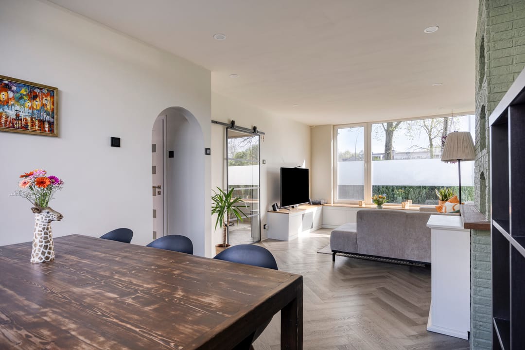 Spacious Move-In Ready Terraced House with Solar Panels in Best — 13