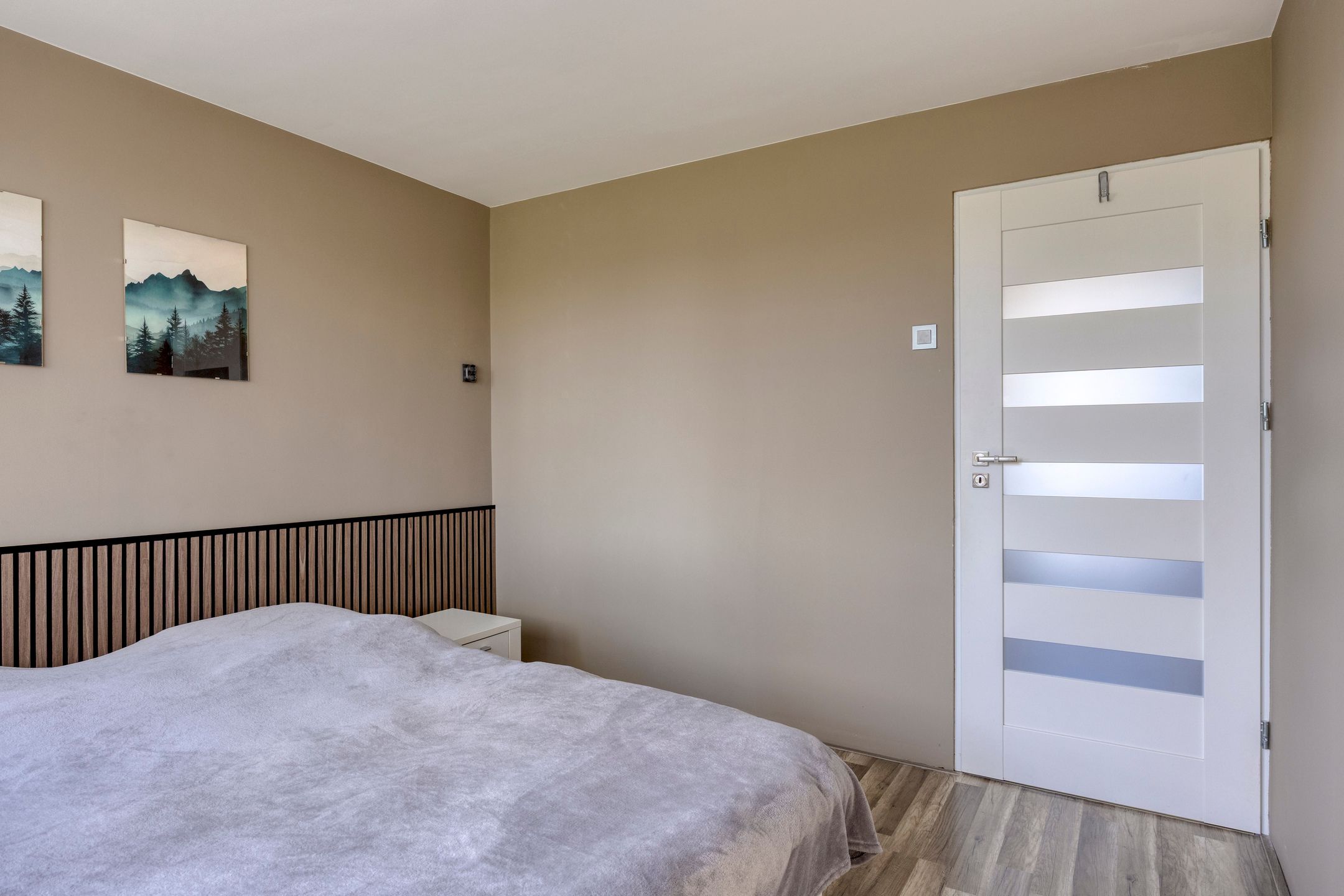 Spacious Move-In Ready Terraced House with Solar Panels in Best — 18
