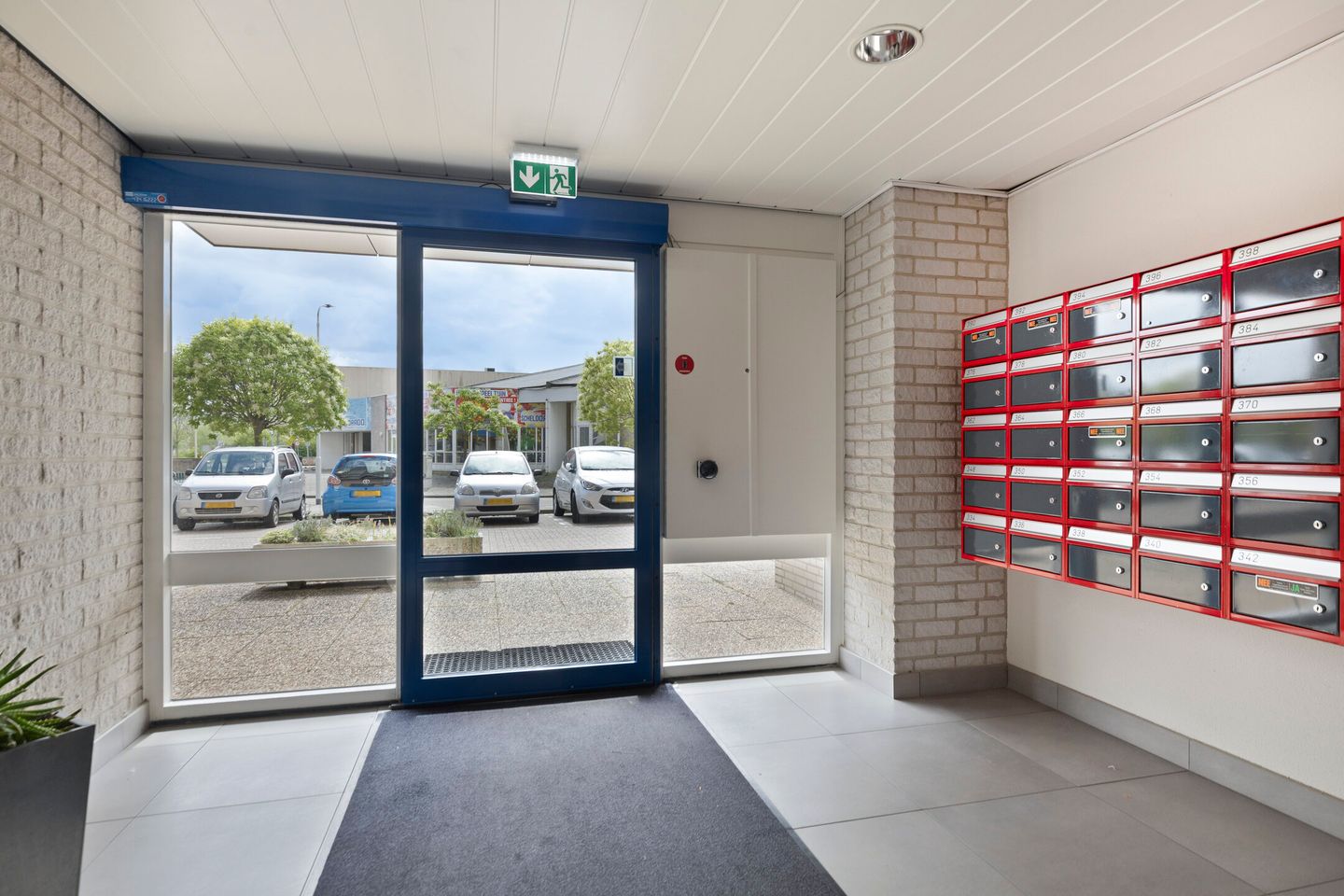 Spacious Apartment with Impressive Westerschelde View — 29