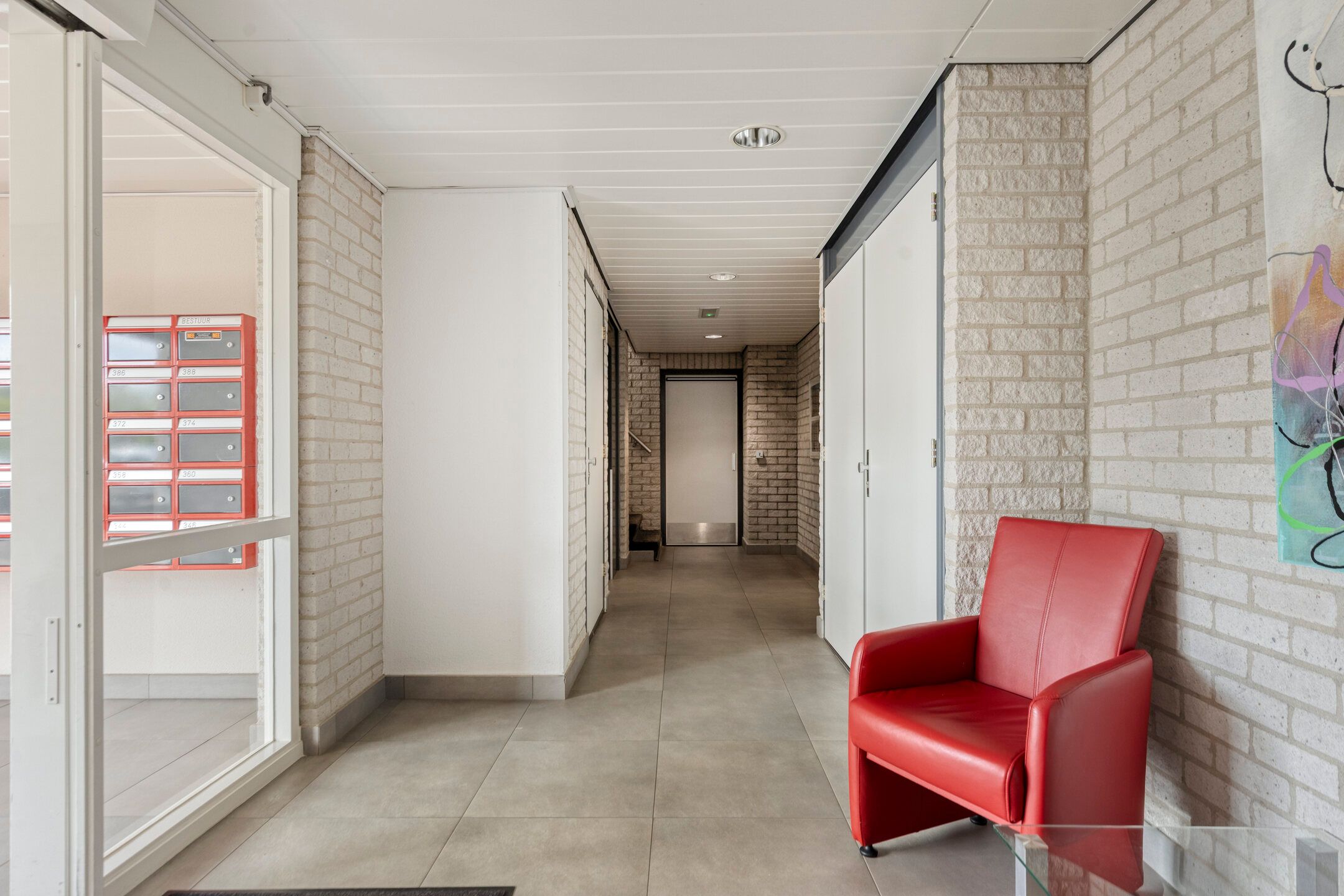 Spacious Apartment with Impressive Westerschelde View — 30