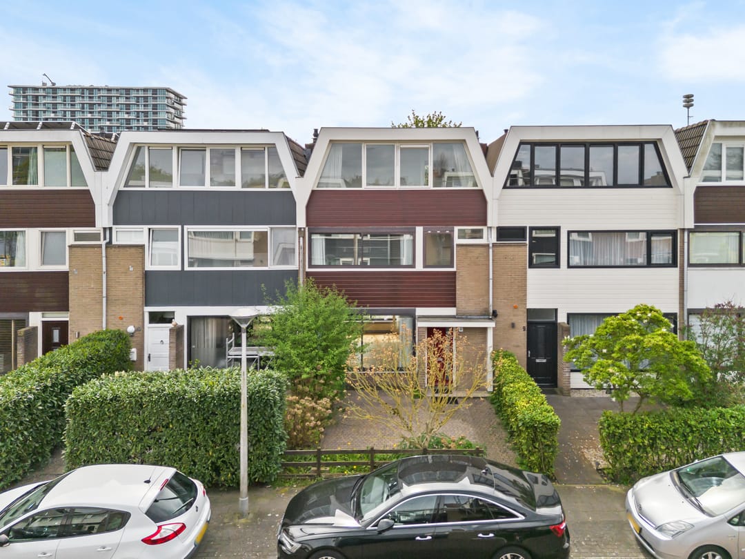 Spacious Family Home with South-Facing Garden in Popular Randwijck — 37