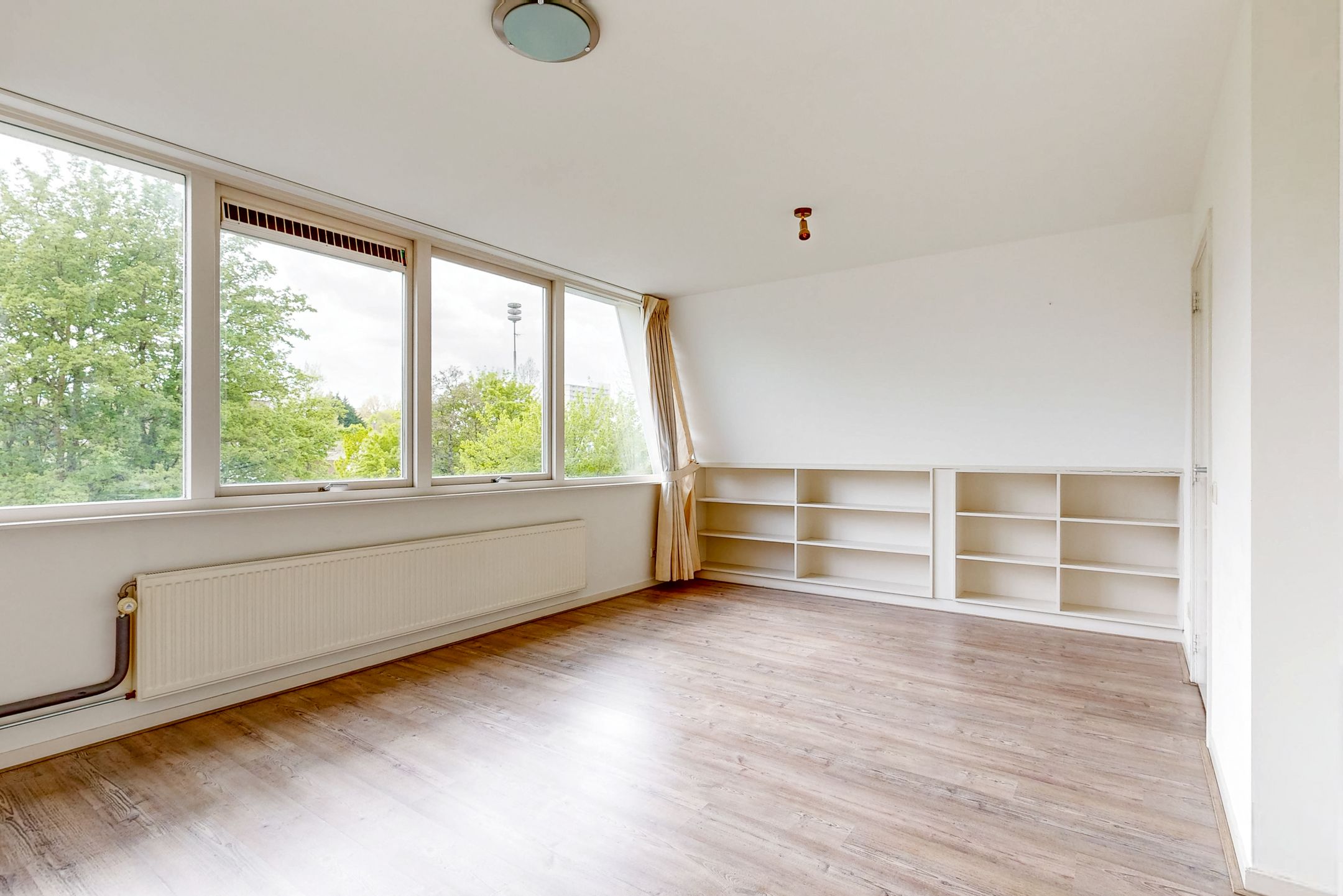 Spacious Family Home with South-Facing Garden in Popular Randwijck — 24