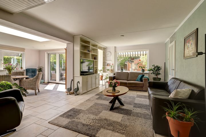 Photo 2 of Aart van der Leeuwhove 5