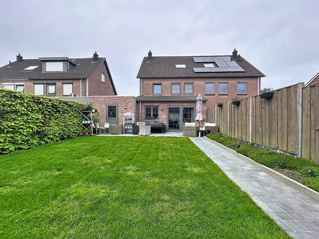 Photo 26 of Voorstraat 19